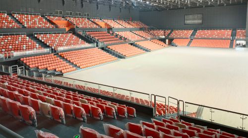 場館座椅的“骨骼”之謎：吹塑 vs 注塑，為何征途座椅選擇氣輔注塑？?